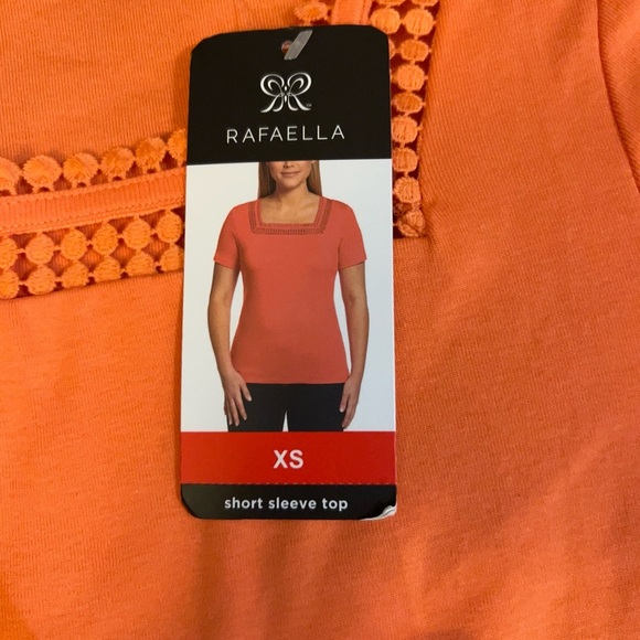 NWT- Ella Rafaella Women's
Dot Trim Short Sleeve Top - Picture 8 of 10